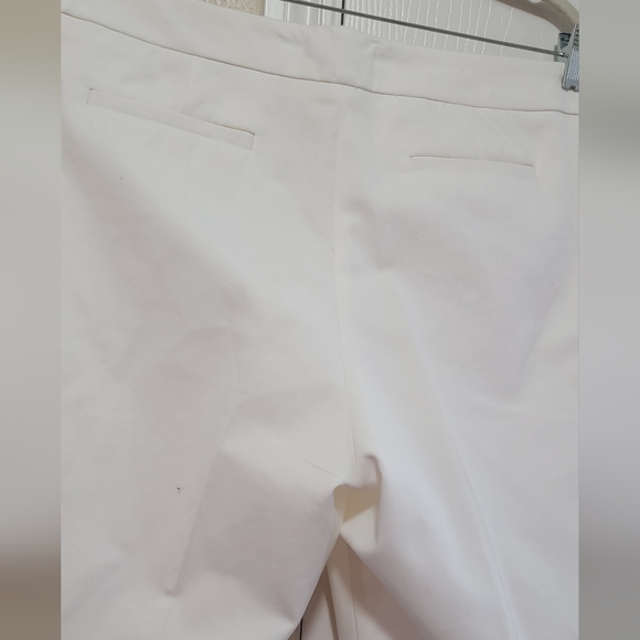 RAFAELLA WHITE BERMUDA SHORTS - Picture 6 of 9